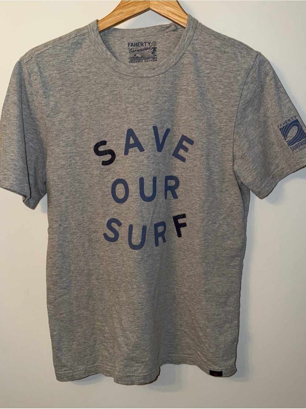 Faherty Save Our Surf Gray Graphic Tee size small